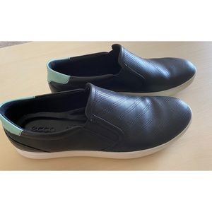Ecco Black Leather Slip On Sneakers Sz 10